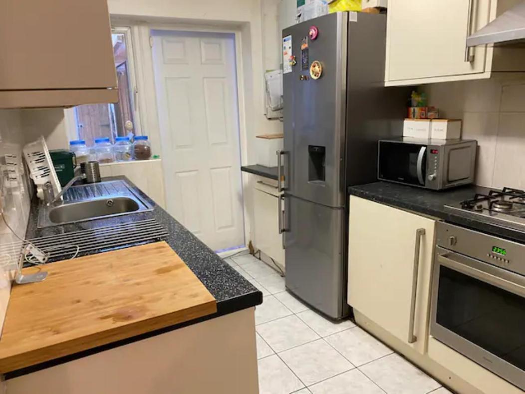 Specious Room In Northolt Northolt  Esterno foto